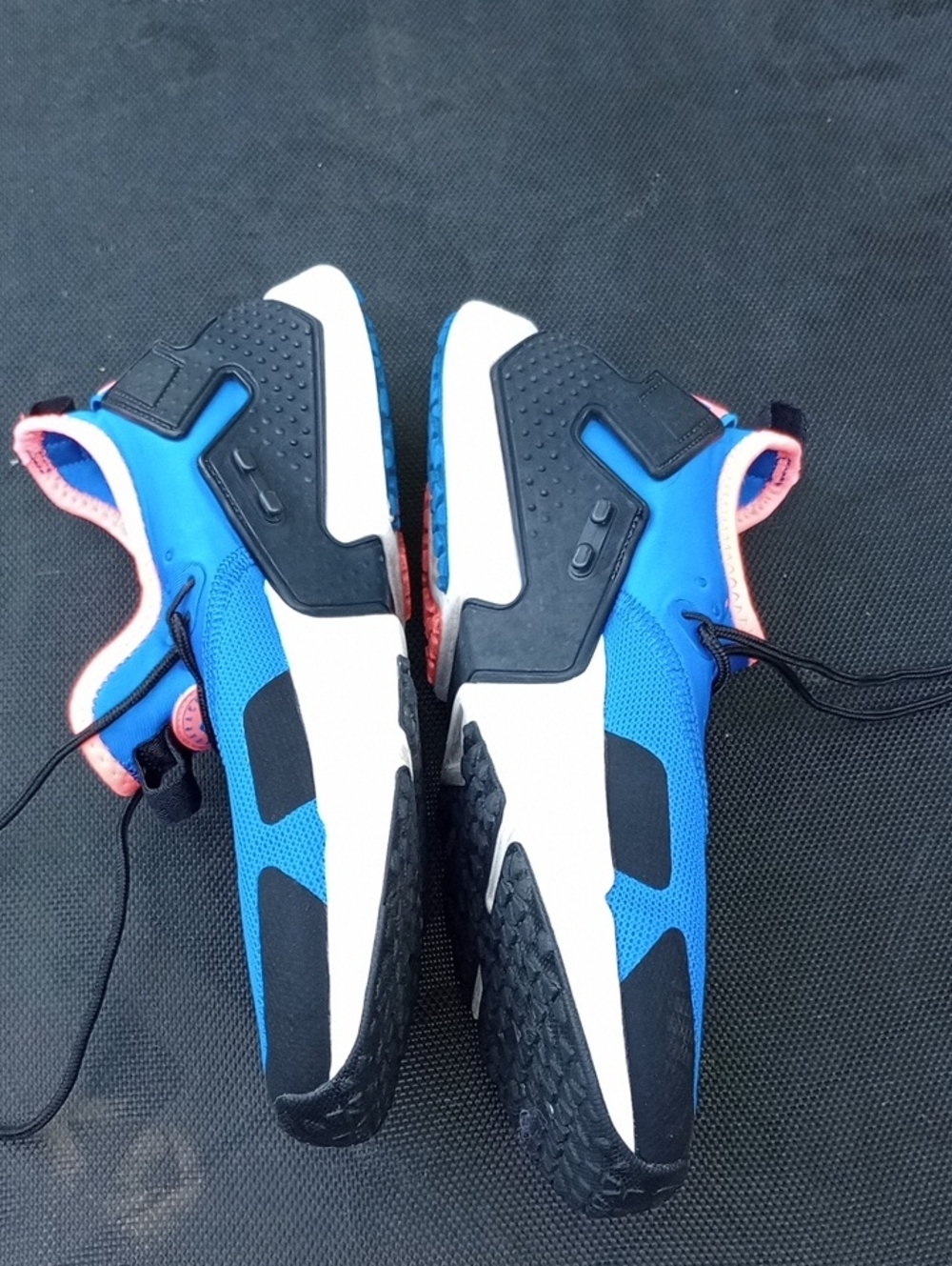 Nike Blue‎ and Pink Athletic Shoes - Picture 5 of 9